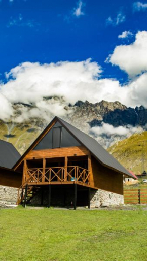 Cliffside cottage Kazbegi